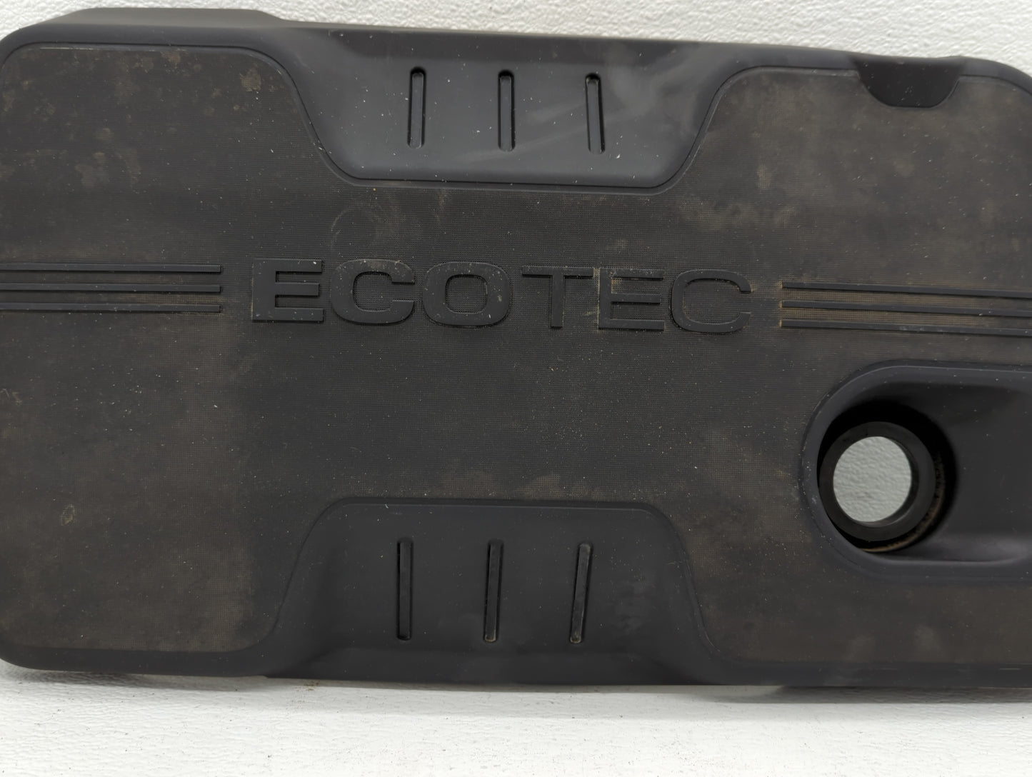 2015 Chevrolet Equinox Engine Cover - Oemusedautoparts1.com