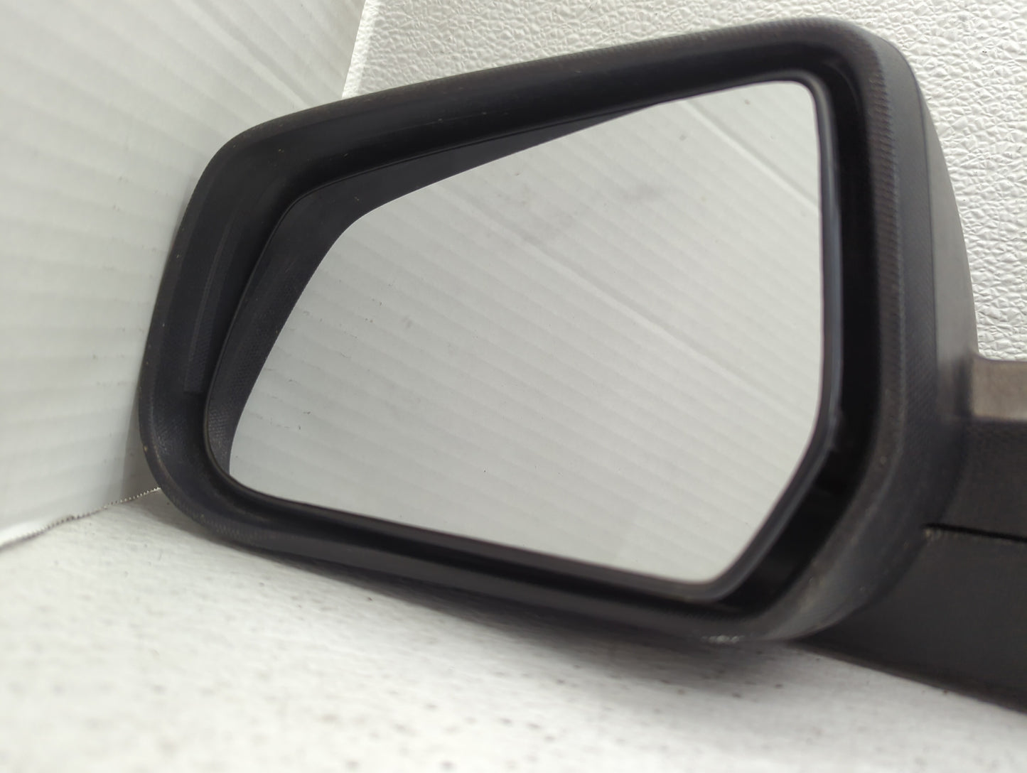 2015-2017 Chevrolet Equinox Driver Side View Mirror - Left Door Mirror OEM Used - Oemusedautoparts1.com