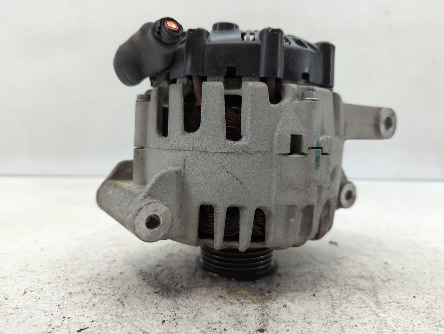 2010-2017 Chevrolet Equinox Alternator Replacement Generator Charging Assembly Engine OEM P/N:13588328 Fits OEM Used Auto Pa