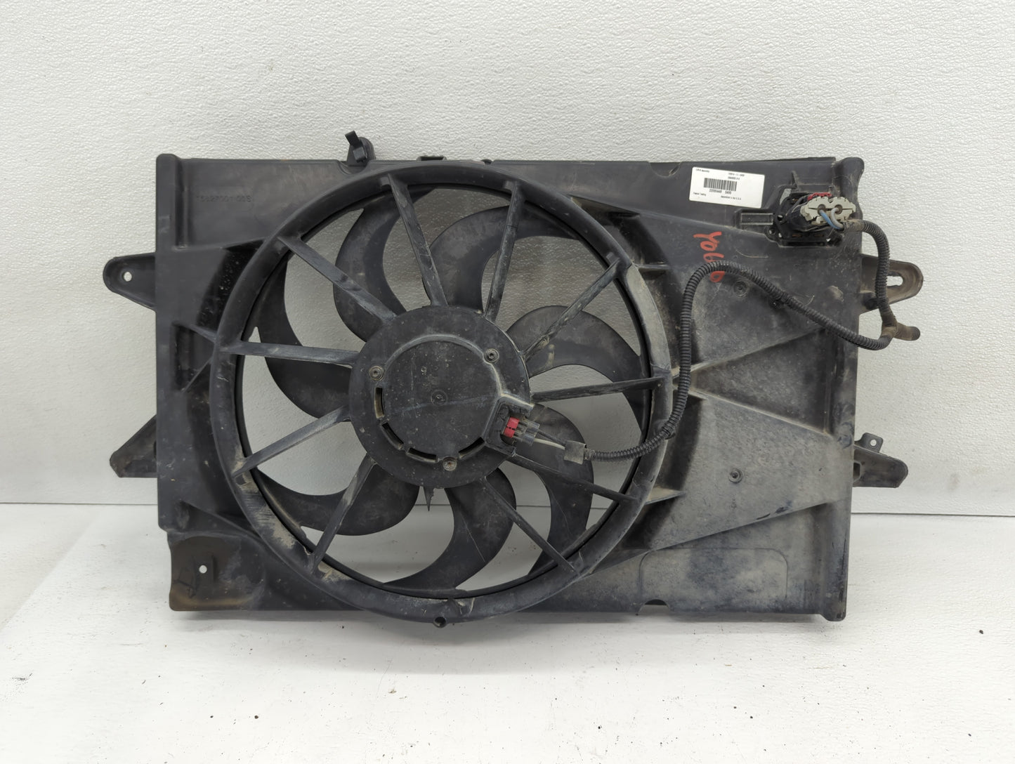 2010-2017 Chevrolet Equinox Left Radiator Fan Motor Assembly - Oemusedautoparts1.com