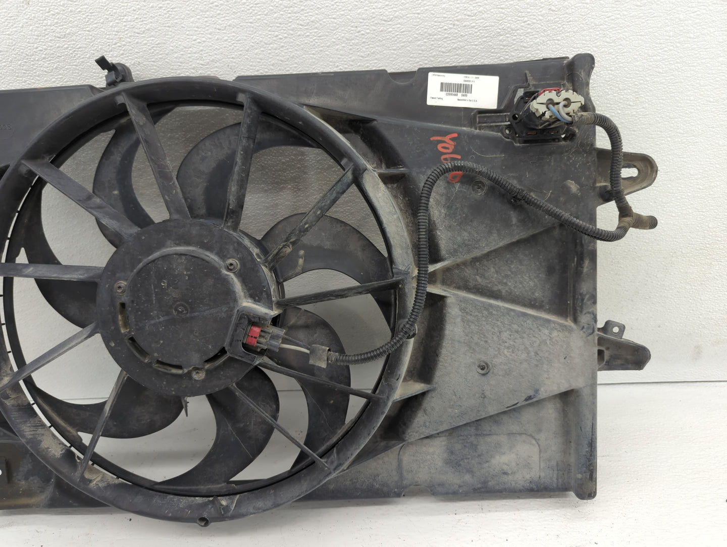 2010-2017 Chevrolet Equinox Left Radiator Fan Motor Assembly - Oemusedautoparts1.com