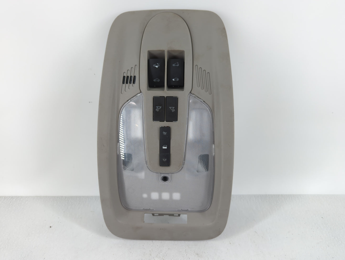 2014-2017 Chevrolet Equinox Overhead Roof Console 623756 - Oemusedautoparts1.com