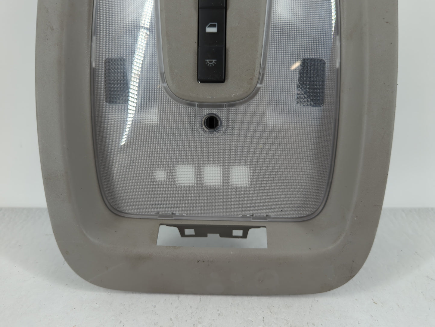 2014-2017 Chevrolet Equinox Overhead Roof Console 623756 - Oemusedautoparts1.com