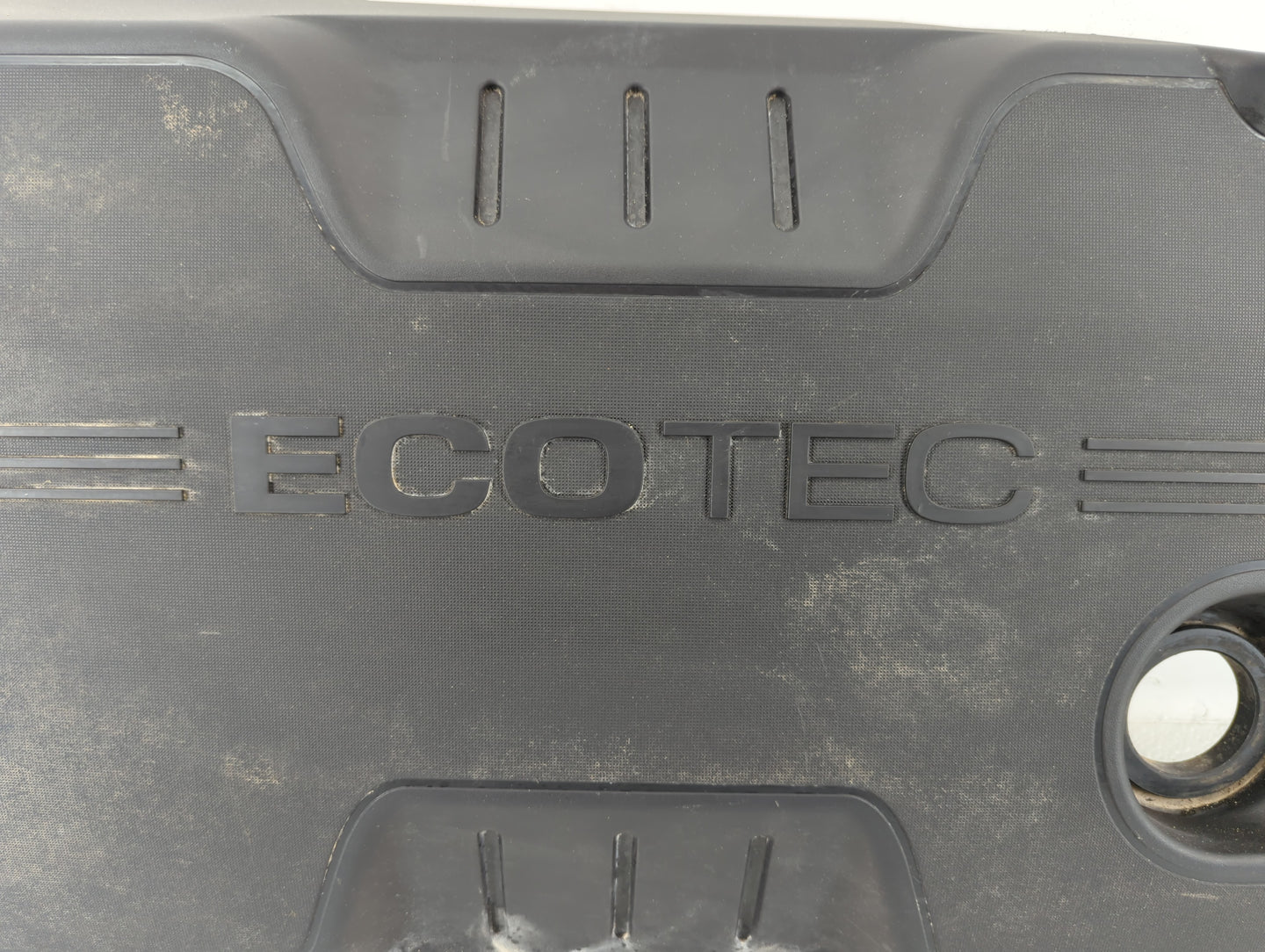2015 Chevrolet Equinox Engine Cover - Oemusedautoparts1.com