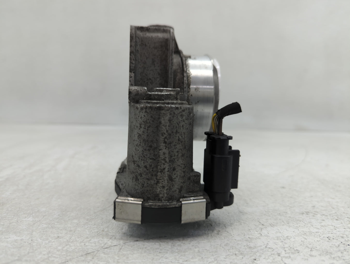 2012-2015 Chevrolet Equinox Throttle Body P/N:12627217DA Fits Fits 2012 2013 2014 2015 OEM Used Auto Parts - Oemusedautopart