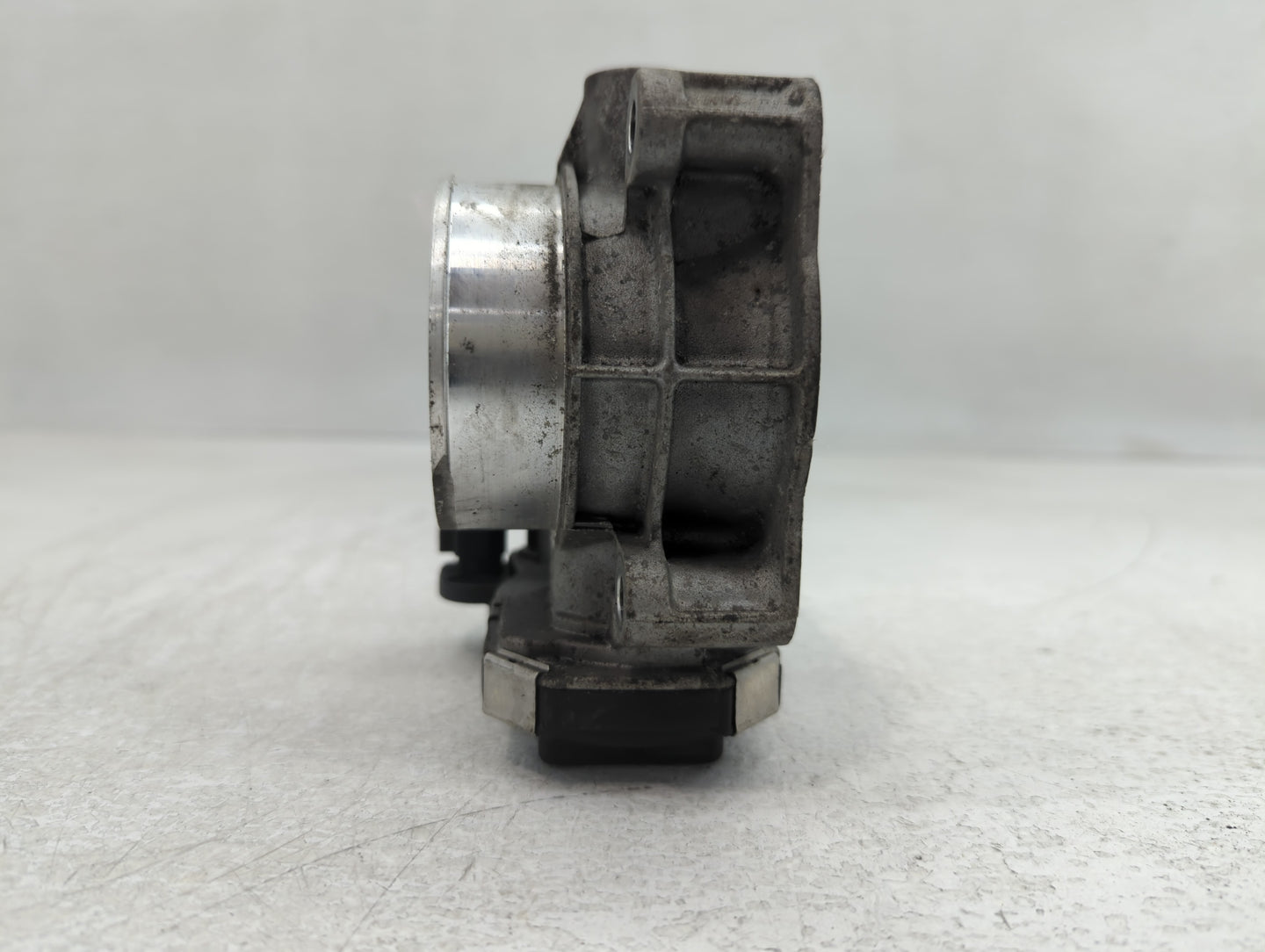 2012-2015 Chevrolet Equinox Throttle Body P/N:12627217DA Fits Fits 2012 2013 2014 2015 OEM Used Auto Parts - Oemusedautopart
