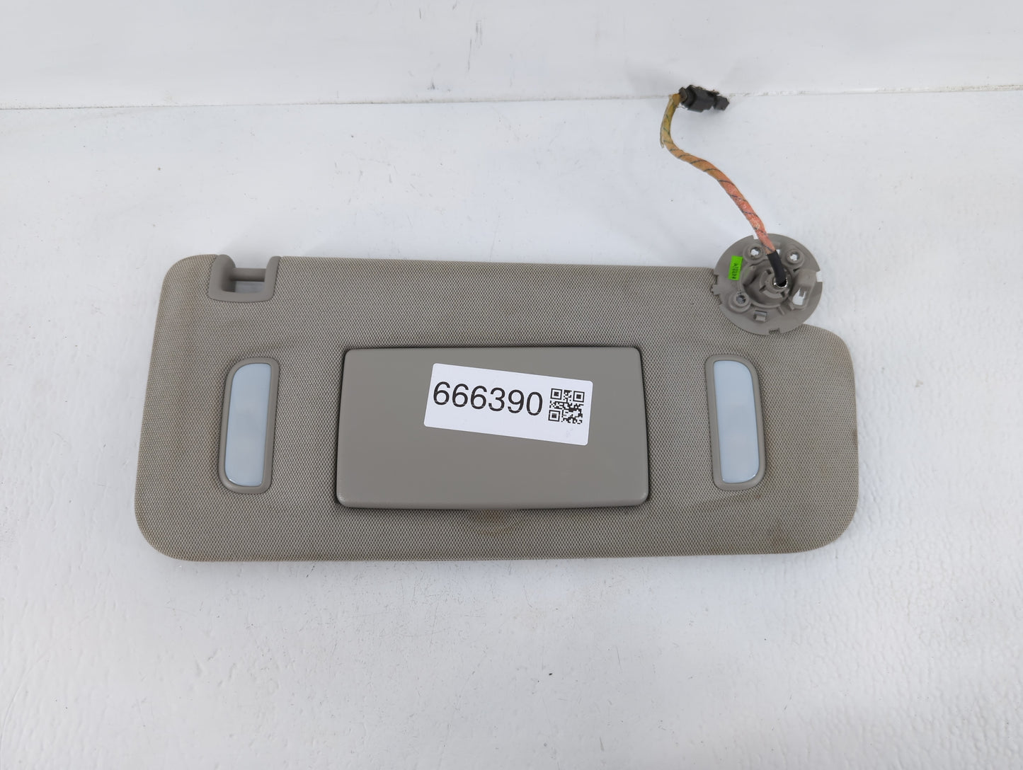 2010-2017 Chevrolet Equinox Sun Visor Shade Replacement Passenger Right Mirror Fits Fits 2010 2011 2012 2013 2014 2015 2016 