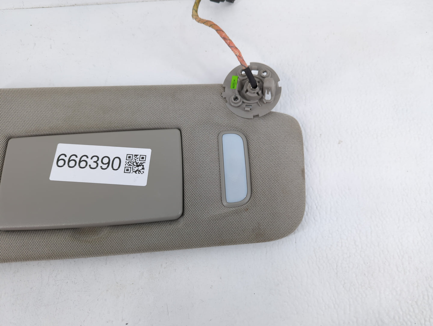 2010-2017 Chevrolet Equinox Sun Visor Shade Replacement Passenger Right Mirror Fits Fits 2010 2011 2012 2013 2014 2015 2016 