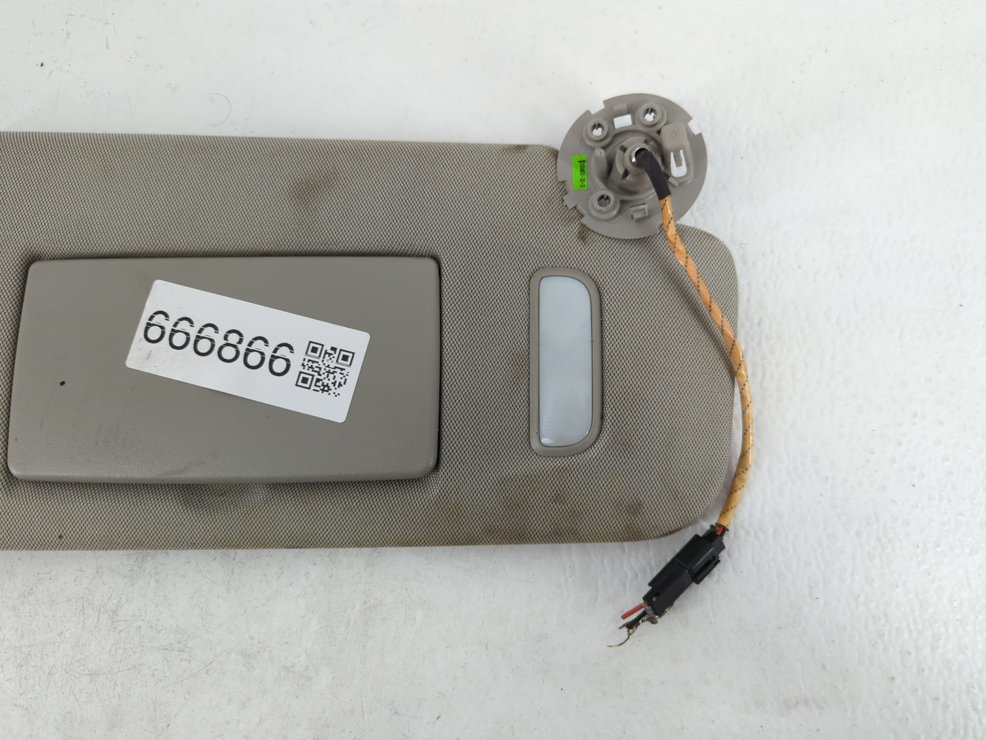 2010-2017 Chevrolet Equinox Sun Visor Shade Replacement Passenger Right Mirror Fits Fits 2010 2011 2012 2013 2014 2015 2016 