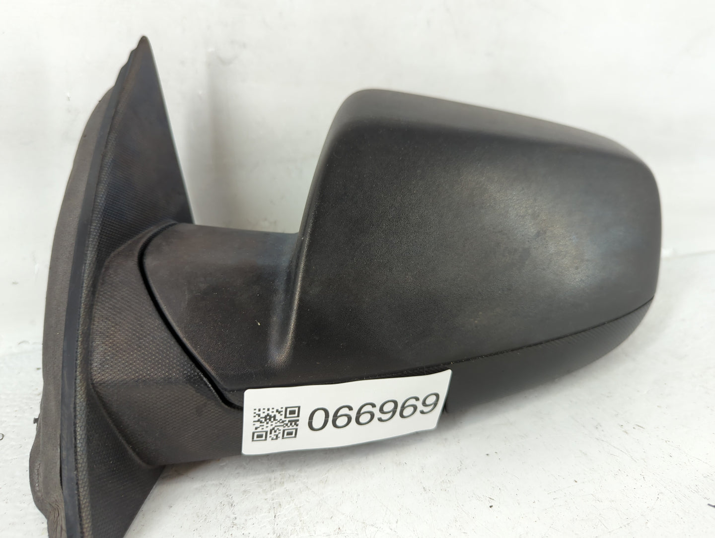 2015-2017 Chevrolet Equinox Driver Side View Mirror - Left Door Mirror OEM Used - Oemusedautoparts1.com