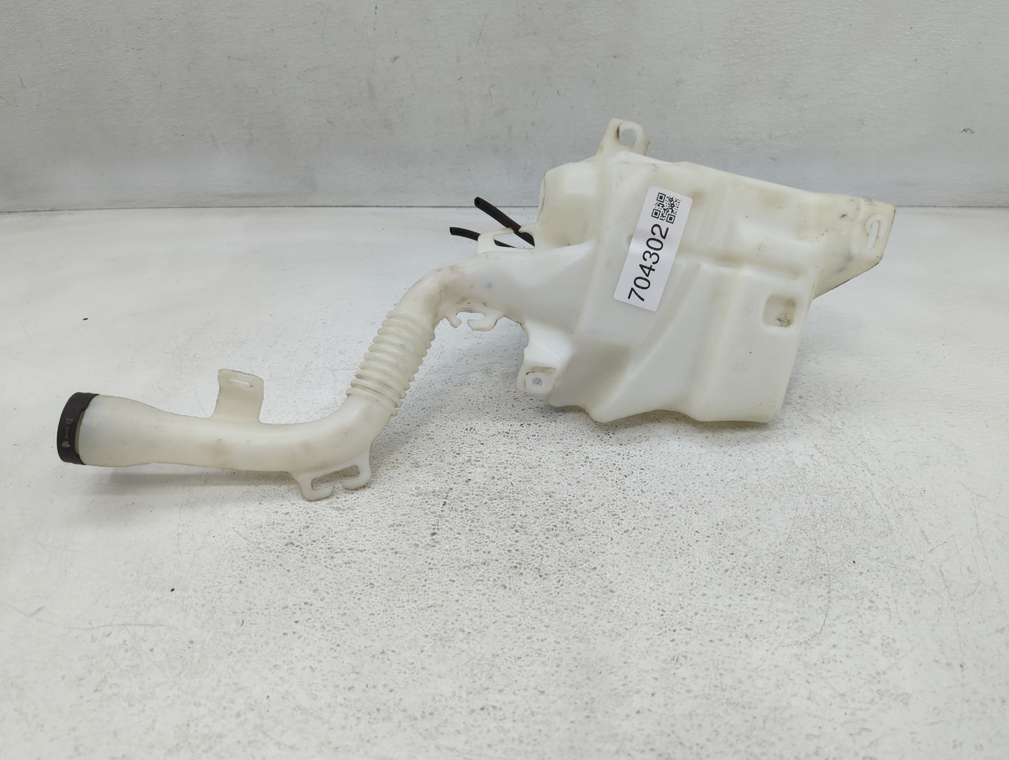 2010-2017 Chevrolet Equinox Windshield Washer Fluid Reservoir Bottle Oem - Oemusedautoparts1.com