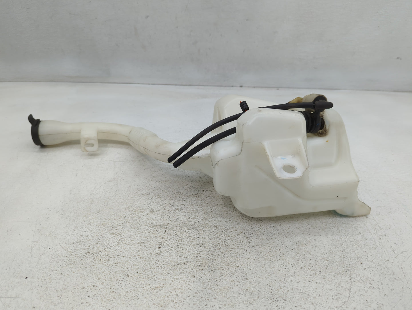 2010-2017 Chevrolet Equinox Windshield Washer Fluid Reservoir Bottle Oem - Oemusedautoparts1.com