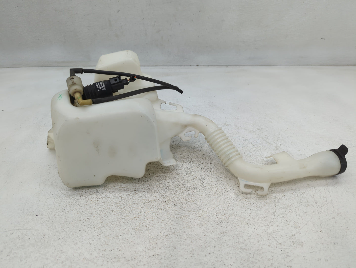 2010-2017 Chevrolet Equinox Windshield Washer Fluid Reservoir Bottle Oem - Oemusedautoparts1.com