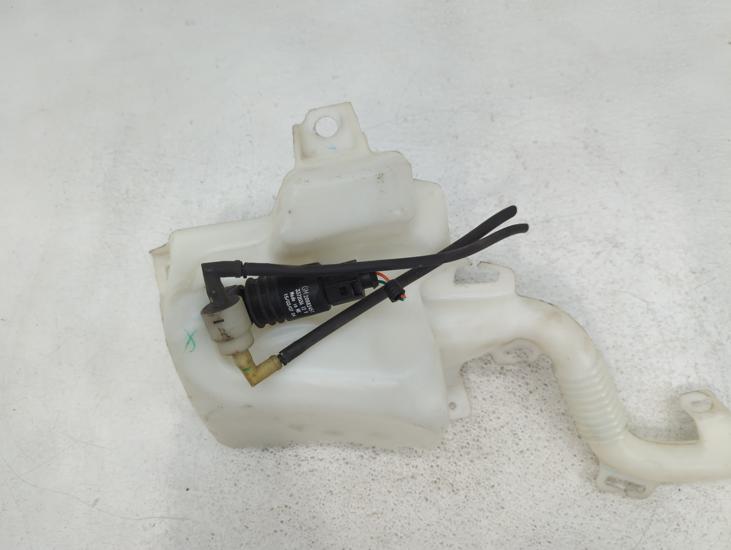 2010-2017 Chevrolet Equinox Windshield Washer Fluid Reservoir Bottle Oem - Oemusedautoparts1.com