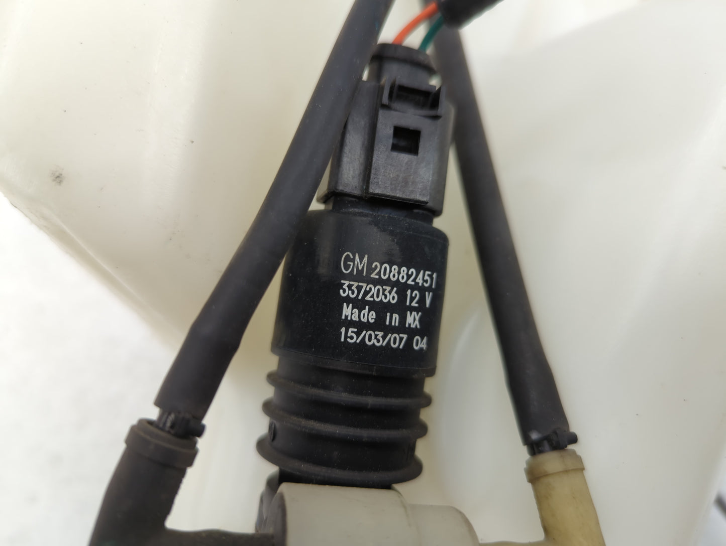 2010-2017 Chevrolet Equinox Windshield Washer Fluid Reservoir Bottle Oem - Oemusedautoparts1.com
