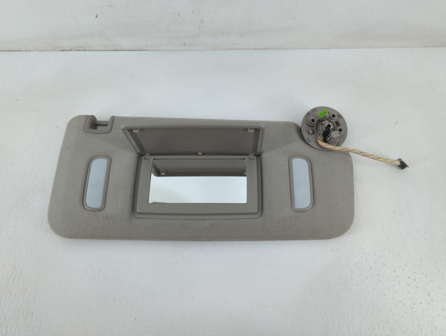 2010-2017 Chevrolet Equinox Sun Visor Shade Replacement Passenger Right Mirror Fits Fits 2010 2011 2012 2013 2014 2015 2016 