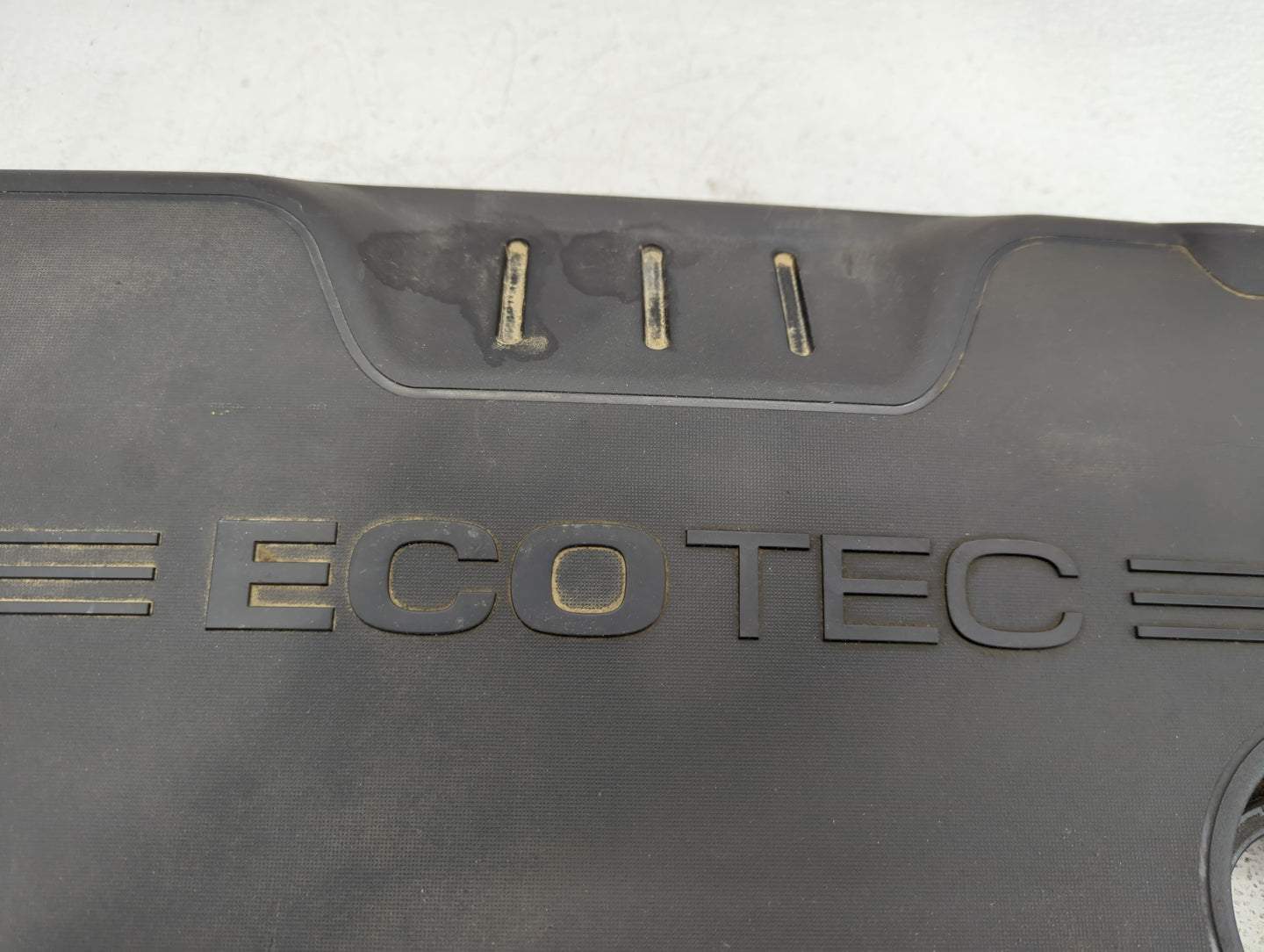 2015 Chevrolet Equinox Engine Cover - Oemusedautoparts1.com