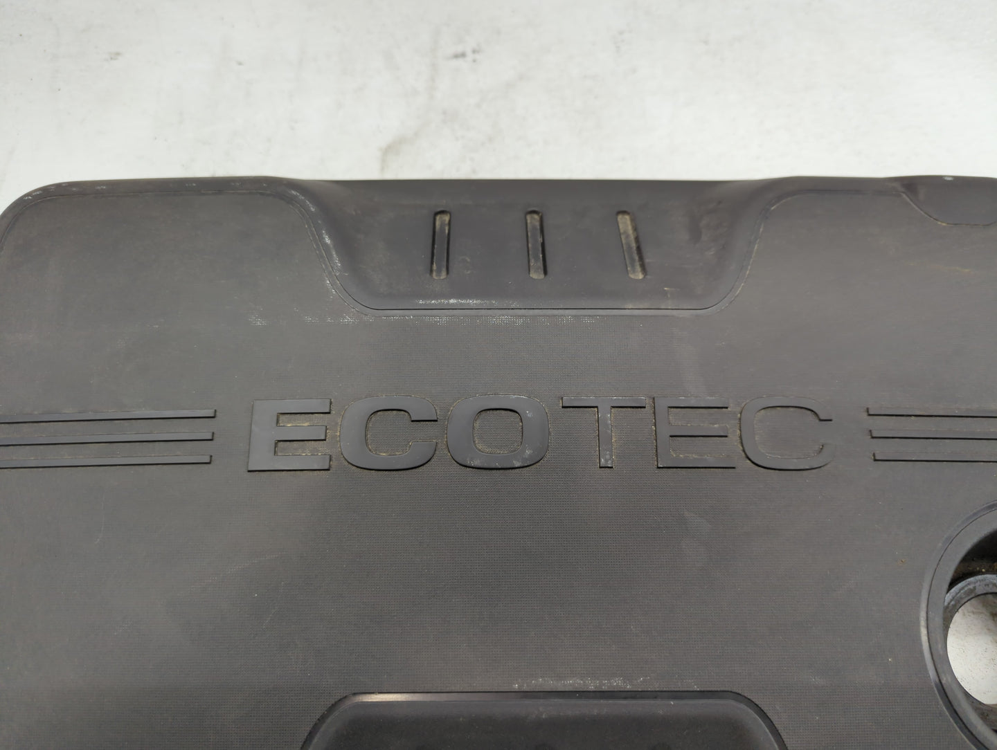 2015 Chevrolet Equinox Engine Cover - Oemusedautoparts1.com