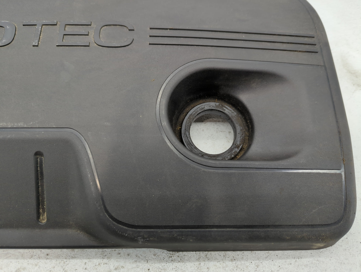 2015 Chevrolet Equinox Engine Cover - Oemusedautoparts1.com