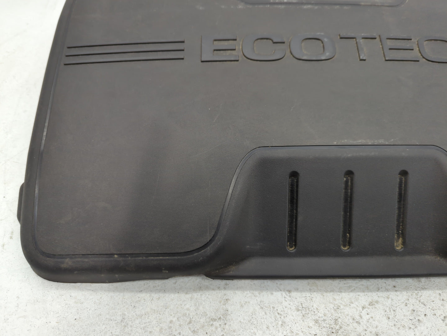 2015 Chevrolet Equinox Engine Cover - Oemusedautoparts1.com