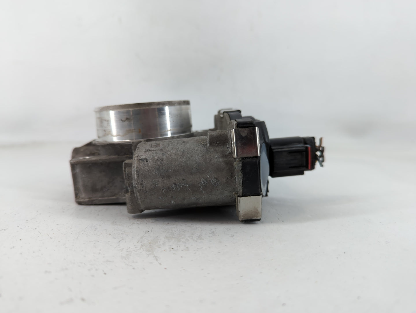 2012-2015 Chevrolet Equinox Throttle Body P/N:12632101CA Fits Fits 2012 2013 2014 2015 OEM Used Auto Parts - Oemusedautopart