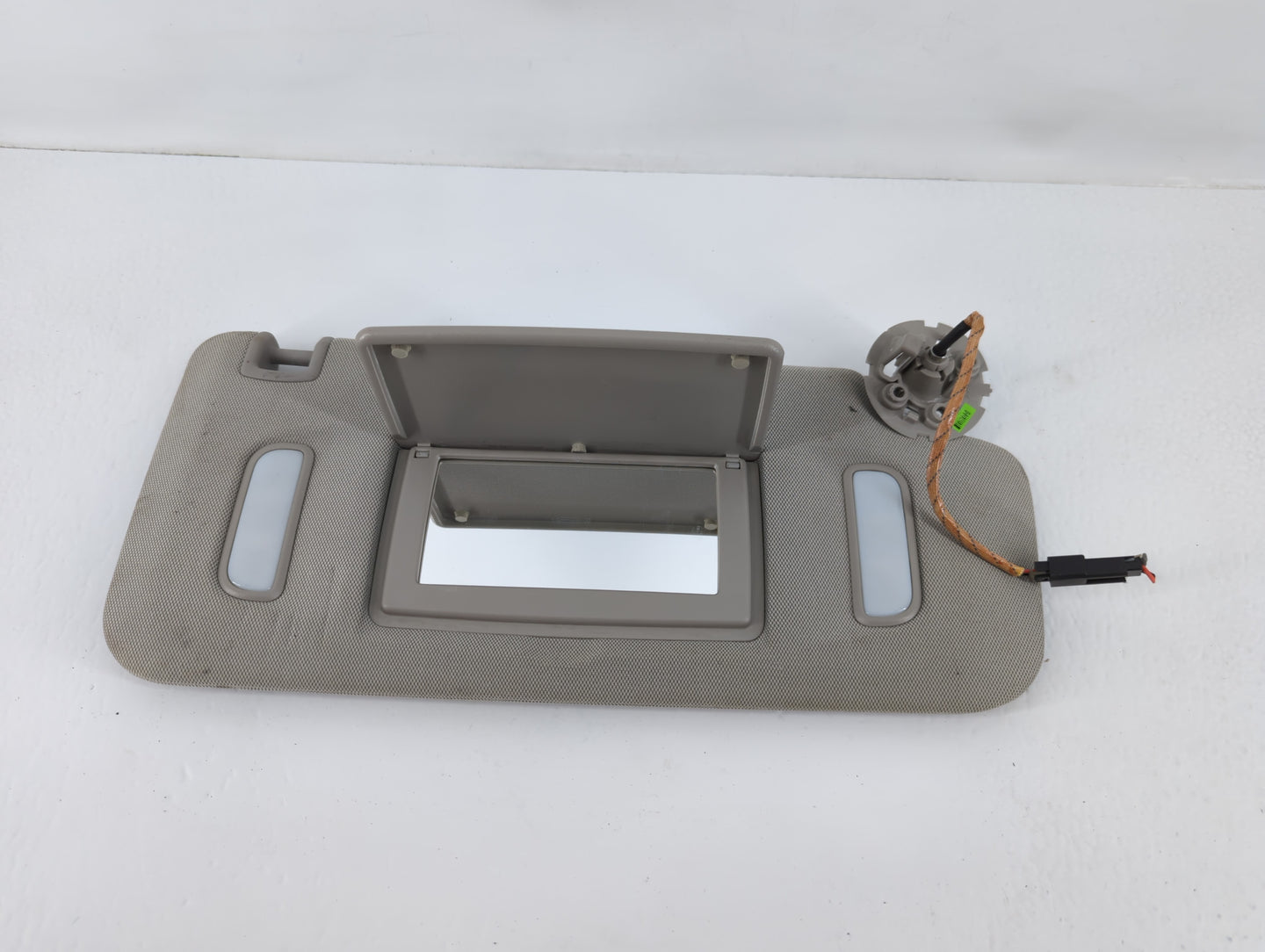 2010-2017 Chevrolet Equinox Sun Visor Shade Replacement Passenger Right Mirror Fits Fits 2010 2011 2012 2013 2014 2015 2016 