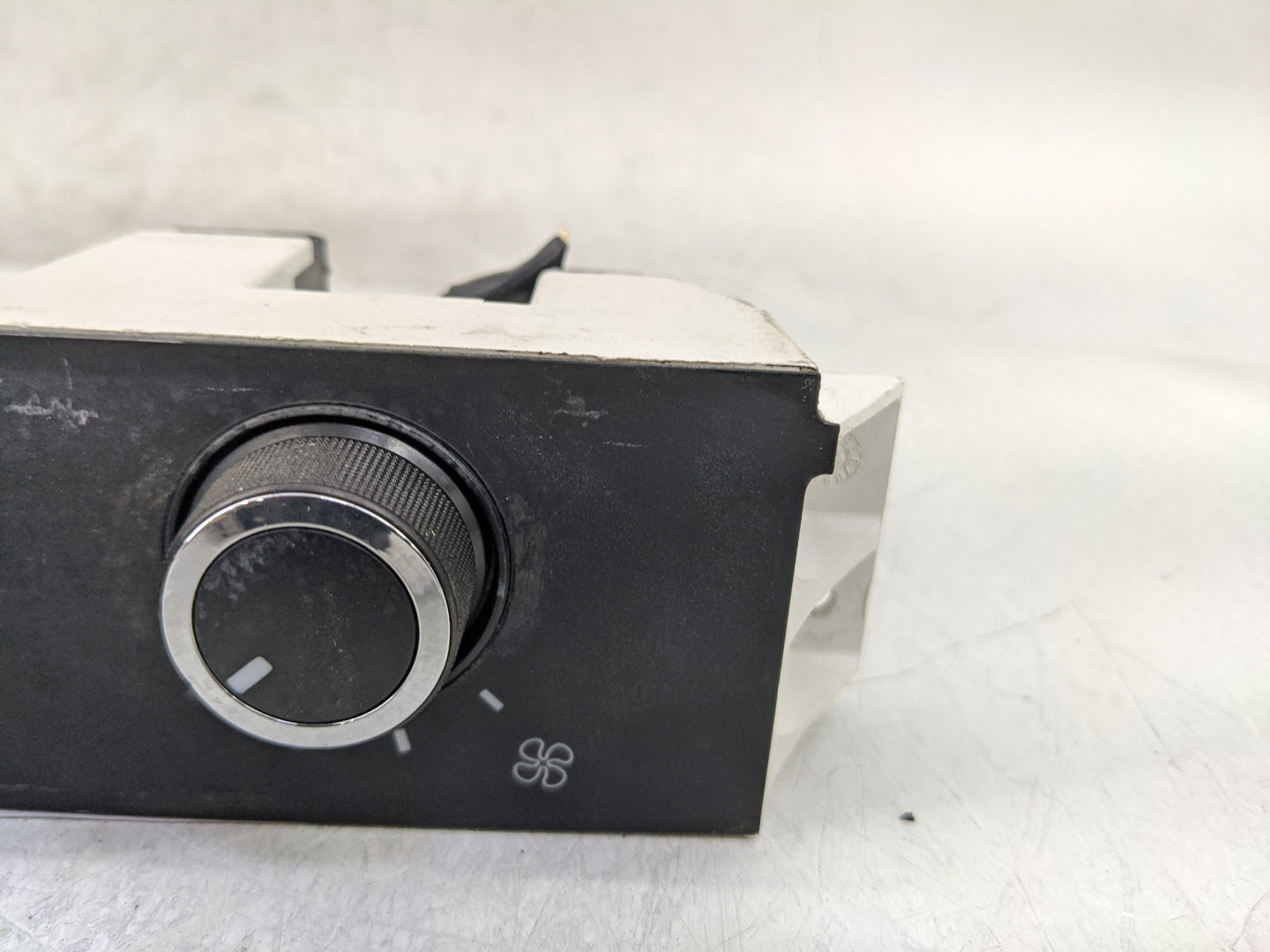 2008-2021 Chevrolet Express 2500 Climate Control Module Temperature AC/Heater Replacement P/N:15773678 Fits OEM Used Auto Pa