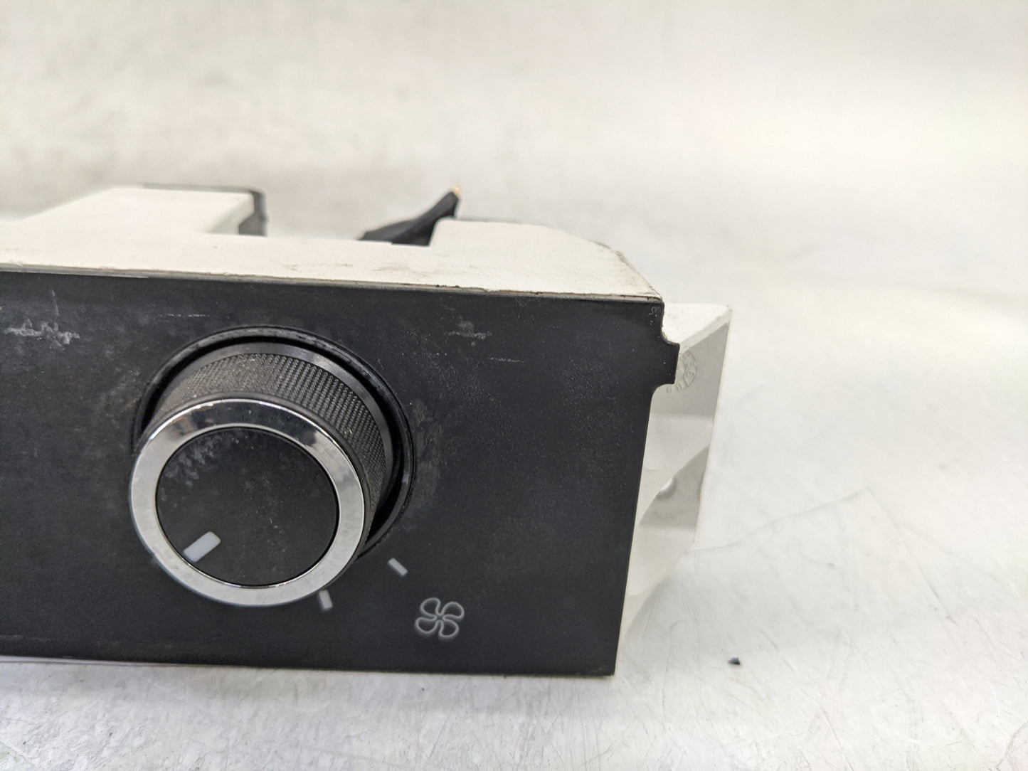 2008-2021 Chevrolet Express 2500 Climate Control Module Temperature AC/Heater Replacement P/N:15773678 Fits OEM Used Auto Pa