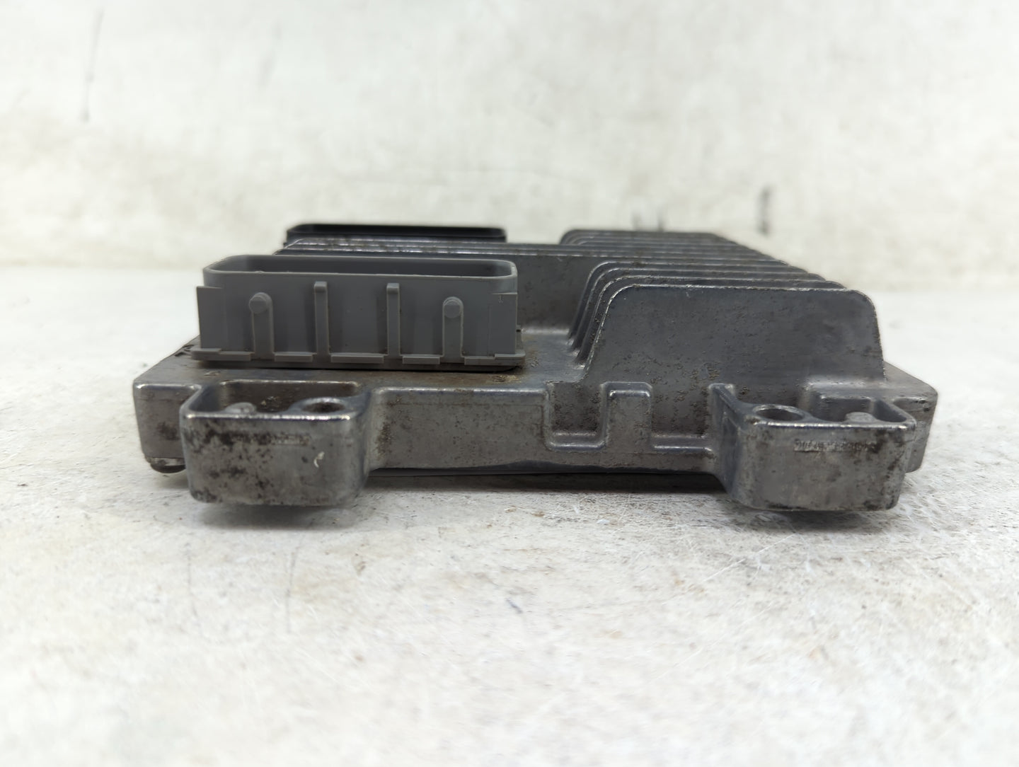 2010-2015 Chevrolet Express 2500 PCM Engine Control Computer ECU ECM PCU OEM P/N:12658777 ABVN Fits OEM Used Auto Parts - Oe
