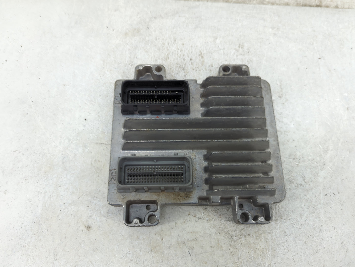 2010-2015 Chevrolet Express 2500 PCM Engine Control Computer ECU ECM PCU OEM P/N:12658777 ABVN Fits OEM Used Auto Parts - Oe