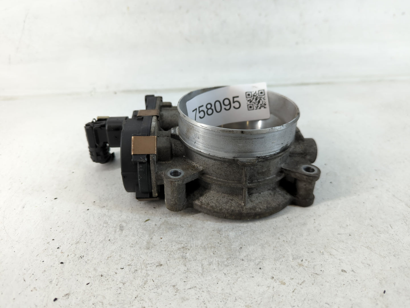 2009-2015 Chevrolet Express 2500 Throttle Body P/N:RME87-3C9992 Fits Fits 2009 2010 2011 2012 2013 2014 2015 OEM Used Auto P