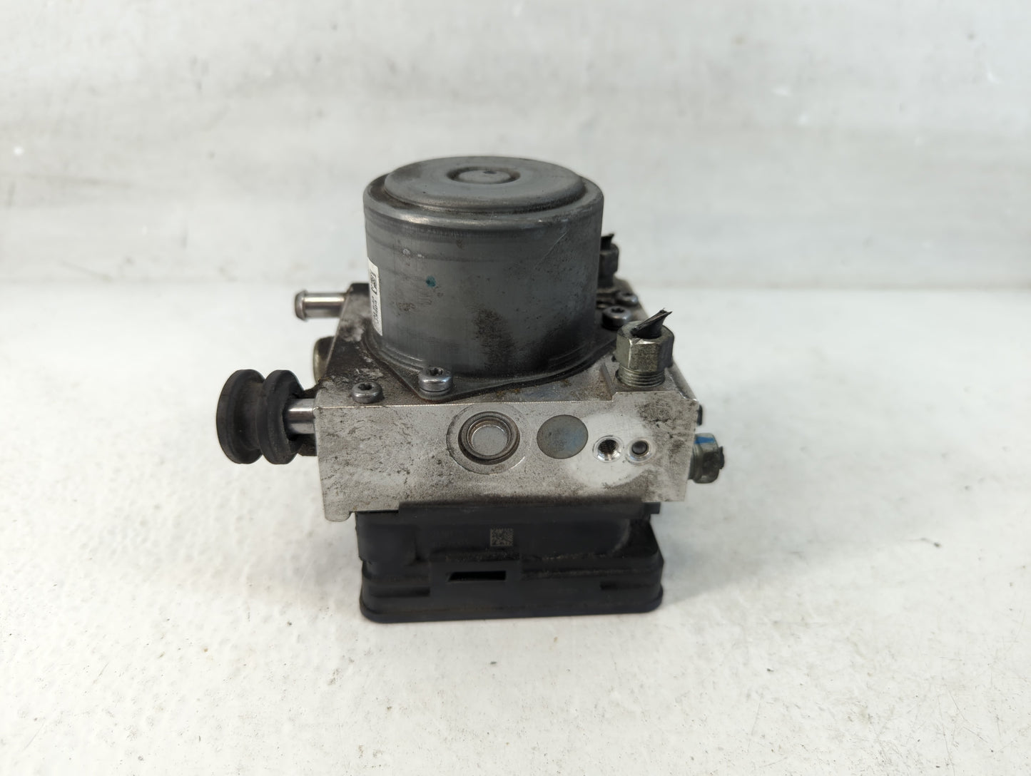 2014-2016 Chevrolet Impala ABS Pump Control Module Replacement P/N:28492832 Fits Fits 2014 2015 2016 OEM Used Auto Parts - O