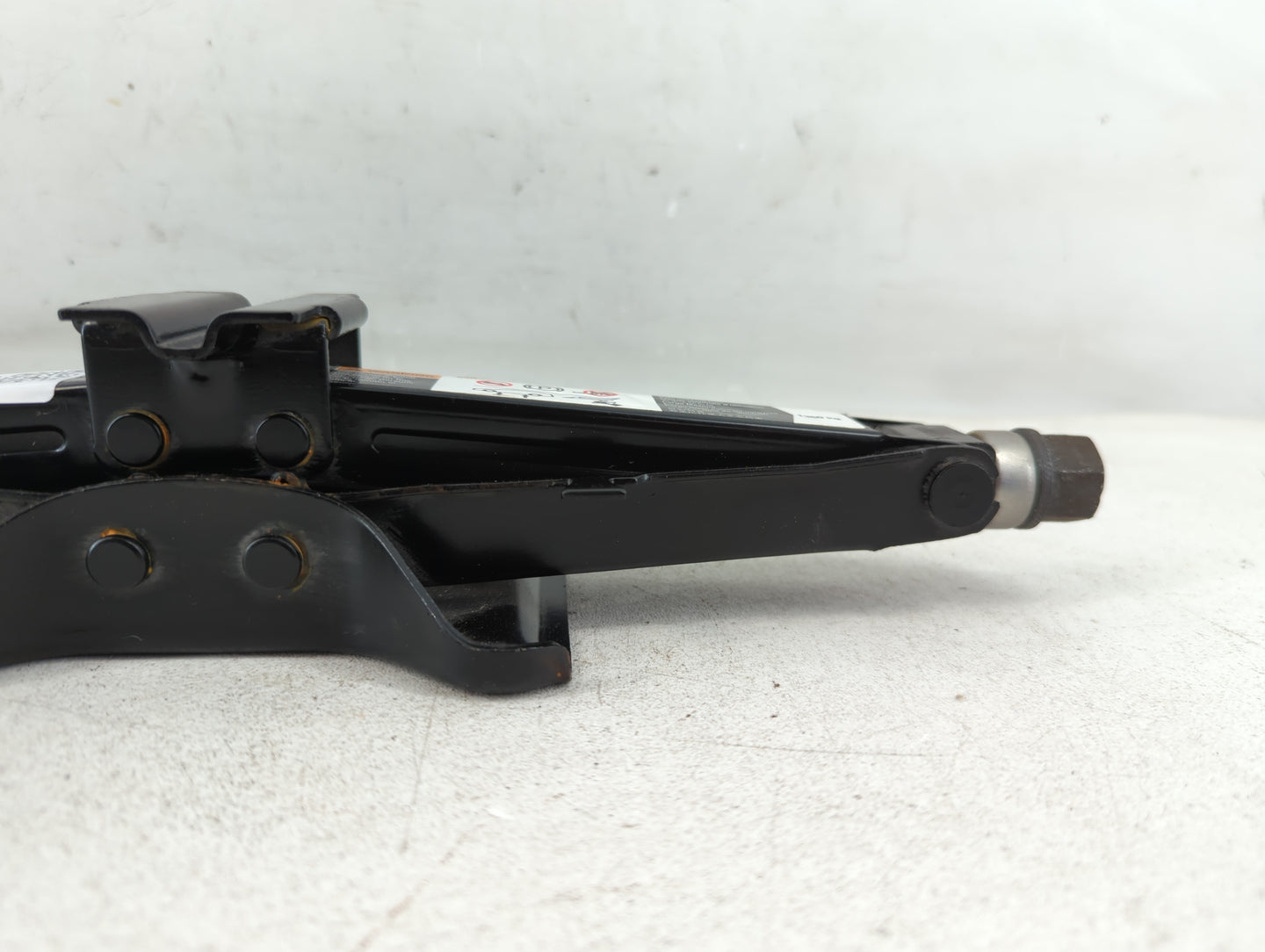 2015 Chevrolet Impala Spare Scissor Car Jack 1069098 - Oemusedautoparts1.com