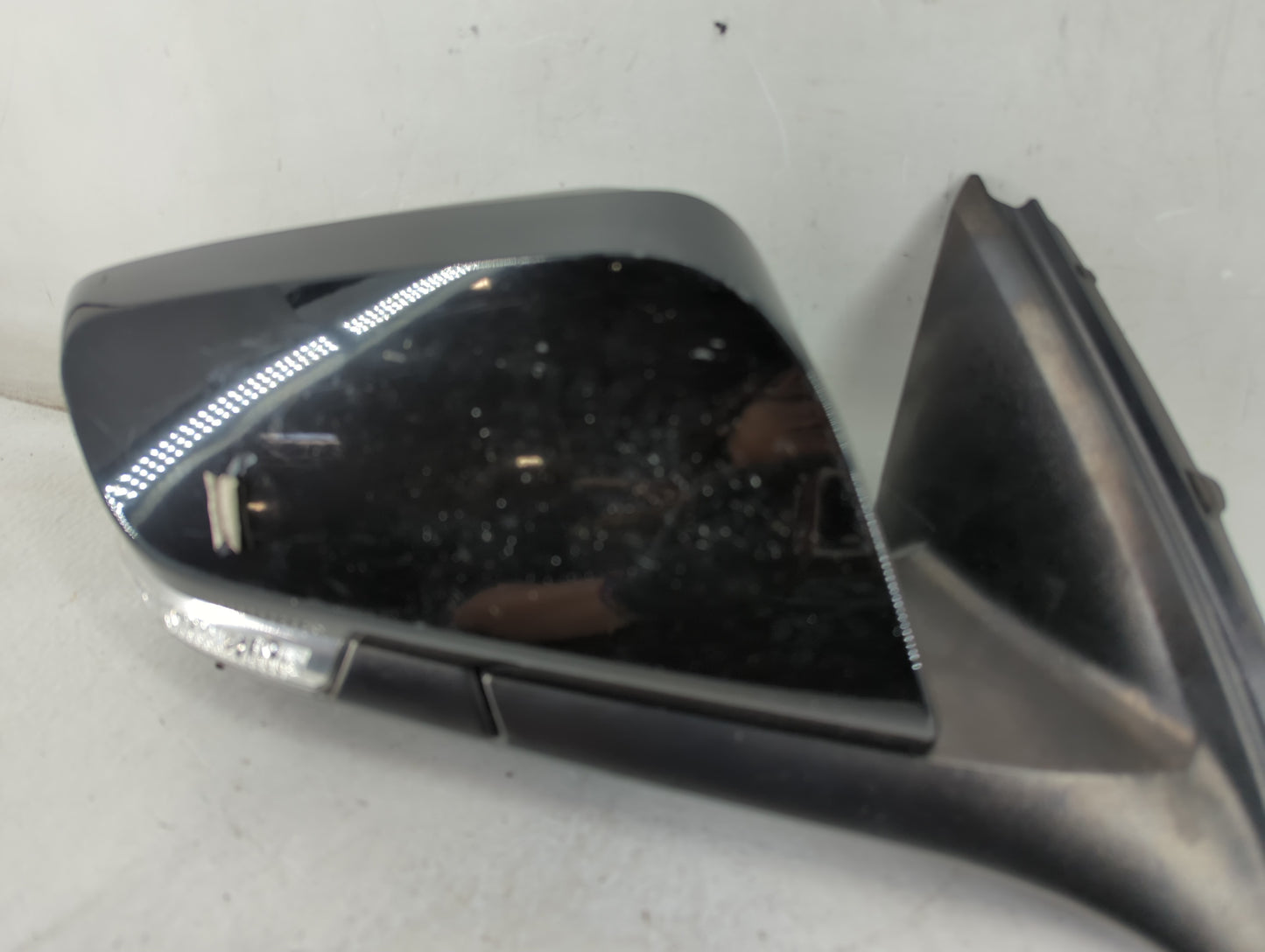 2014-2015 Chevrolet Impala Passenger Side View Mirror - Right Door Mirror OEM Used - Oemusedautoparts1.com