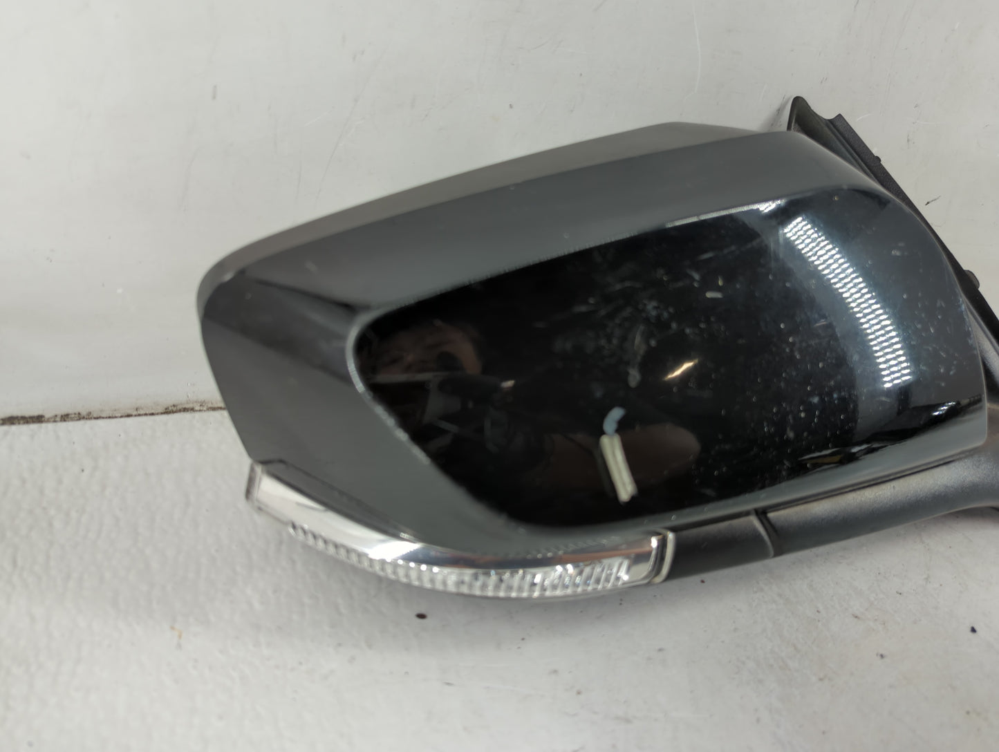 2014-2015 Chevrolet Impala Passenger Side View Mirror - Right Door Mirror OEM Used - Oemusedautoparts1.com