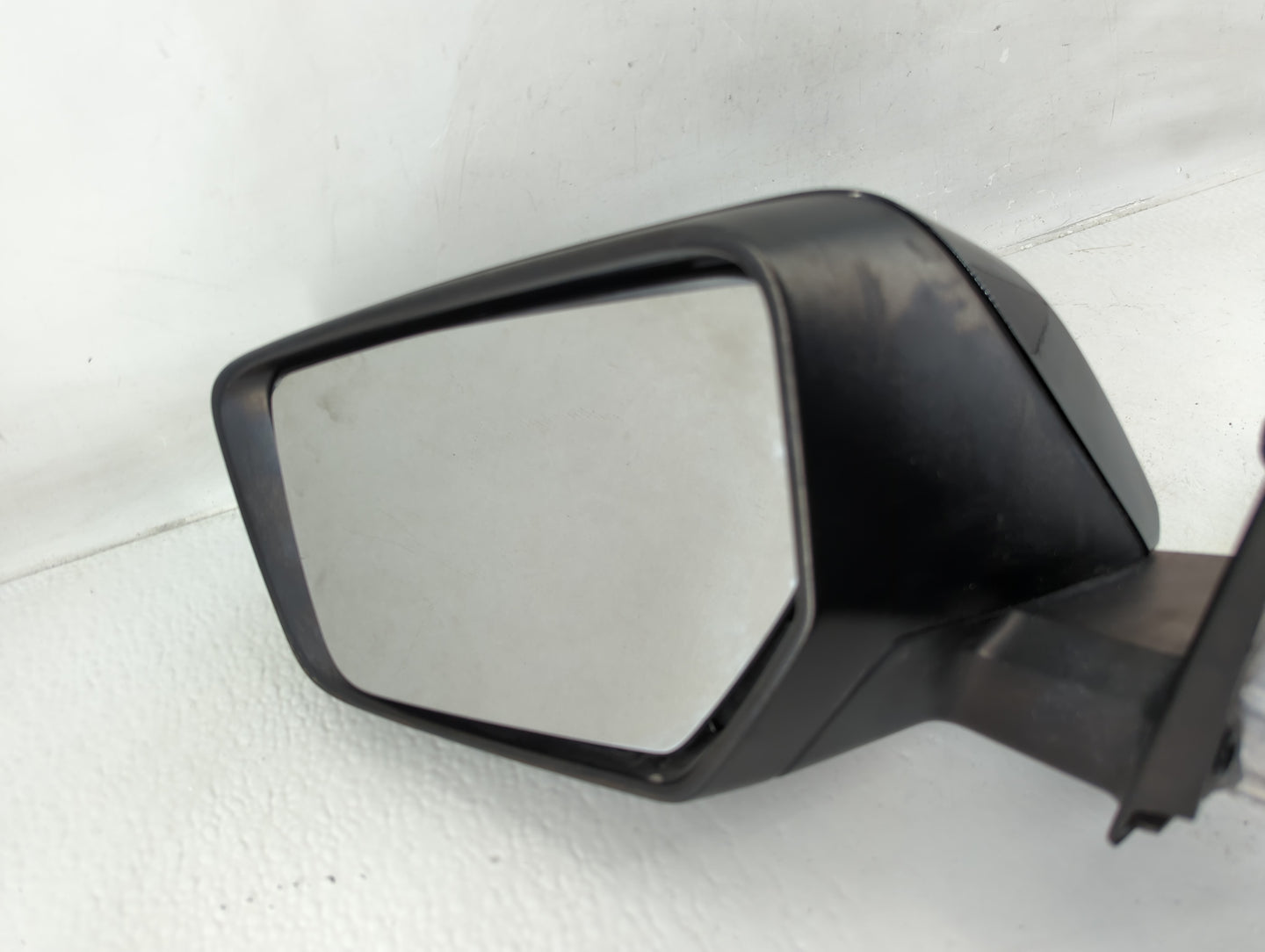 2014-2020 Chevrolet Impala Driver Side View Mirror - Left Door Mirror OEM Used - Oemusedautoparts1.com