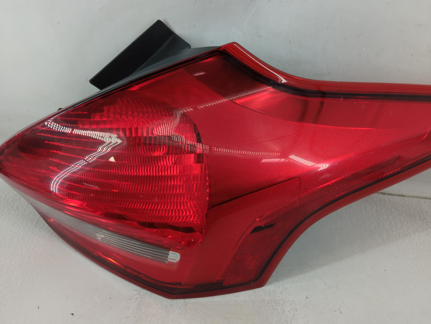2014-2020 Chevrolet Impala Tail Light Assembly Passenger Right OEM P/N:2243 Fits Fits 2014 2015 2016 2017 2018 2019 2020 OEM