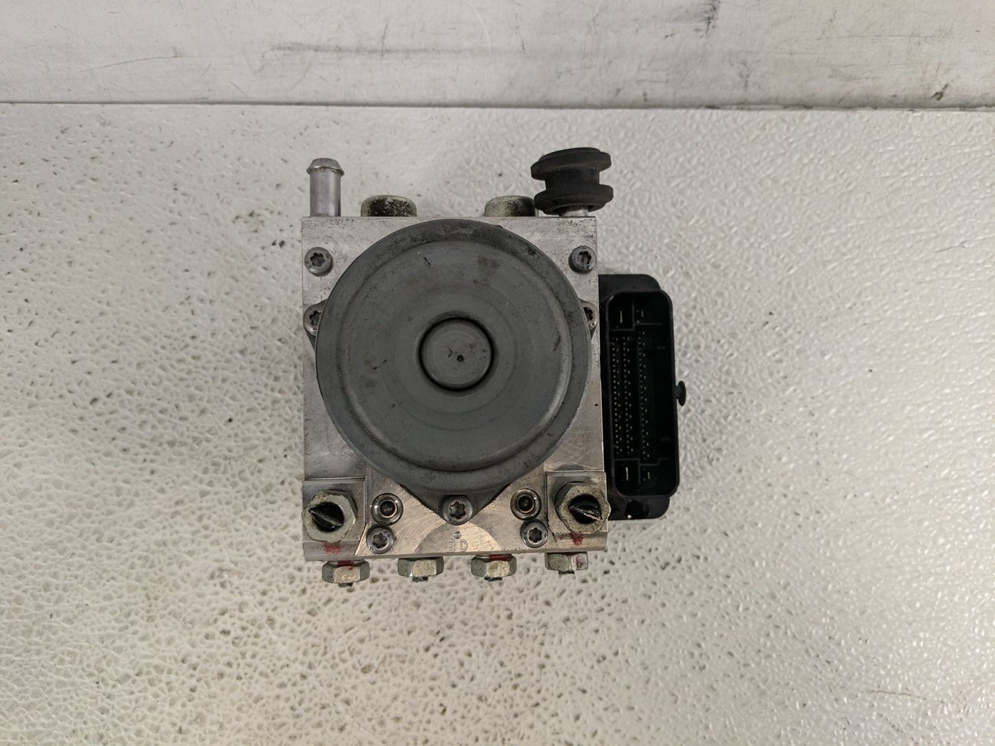 2014-2016 Chevrolet Impala ABS Pump Control Module Replacement P/N:23227331 28492832 Fits Fits 2014 2015 2016 OEM Used Auto 