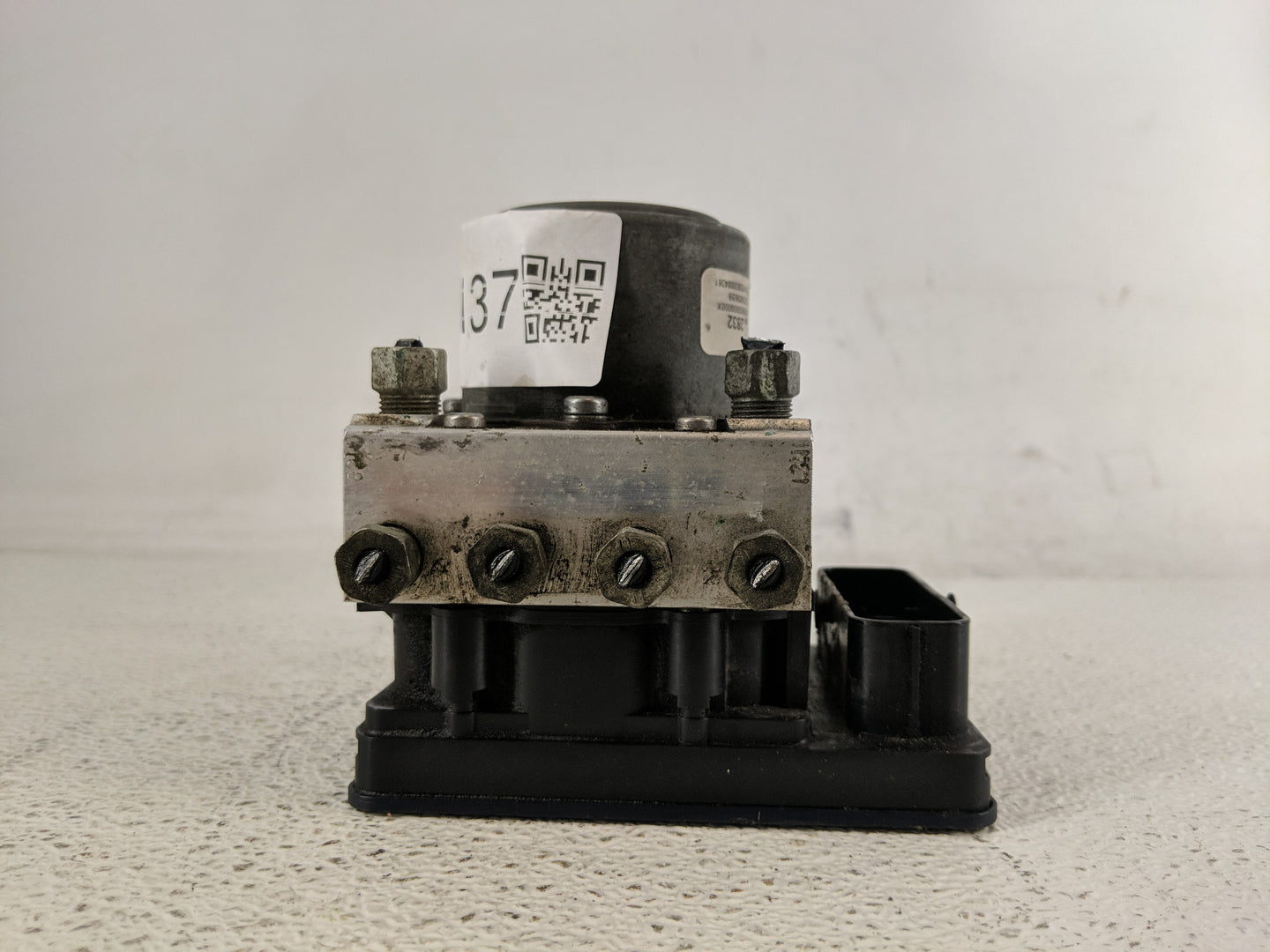 2014-2016 Chevrolet Impala ABS Pump Control Module Replacement P/N:23227331 28492832 Fits Fits 2014 2015 2016 OEM Used Auto 