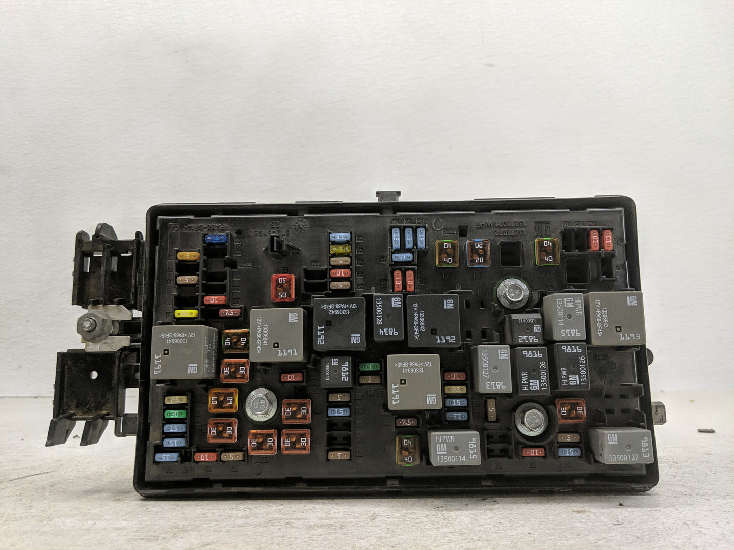 2015 Chevrolet Impala Fusebox Fuse Box Panel Relay Module P/N:13272072 Fits OEM Used Auto Parts - Oemusedautoparts1.com