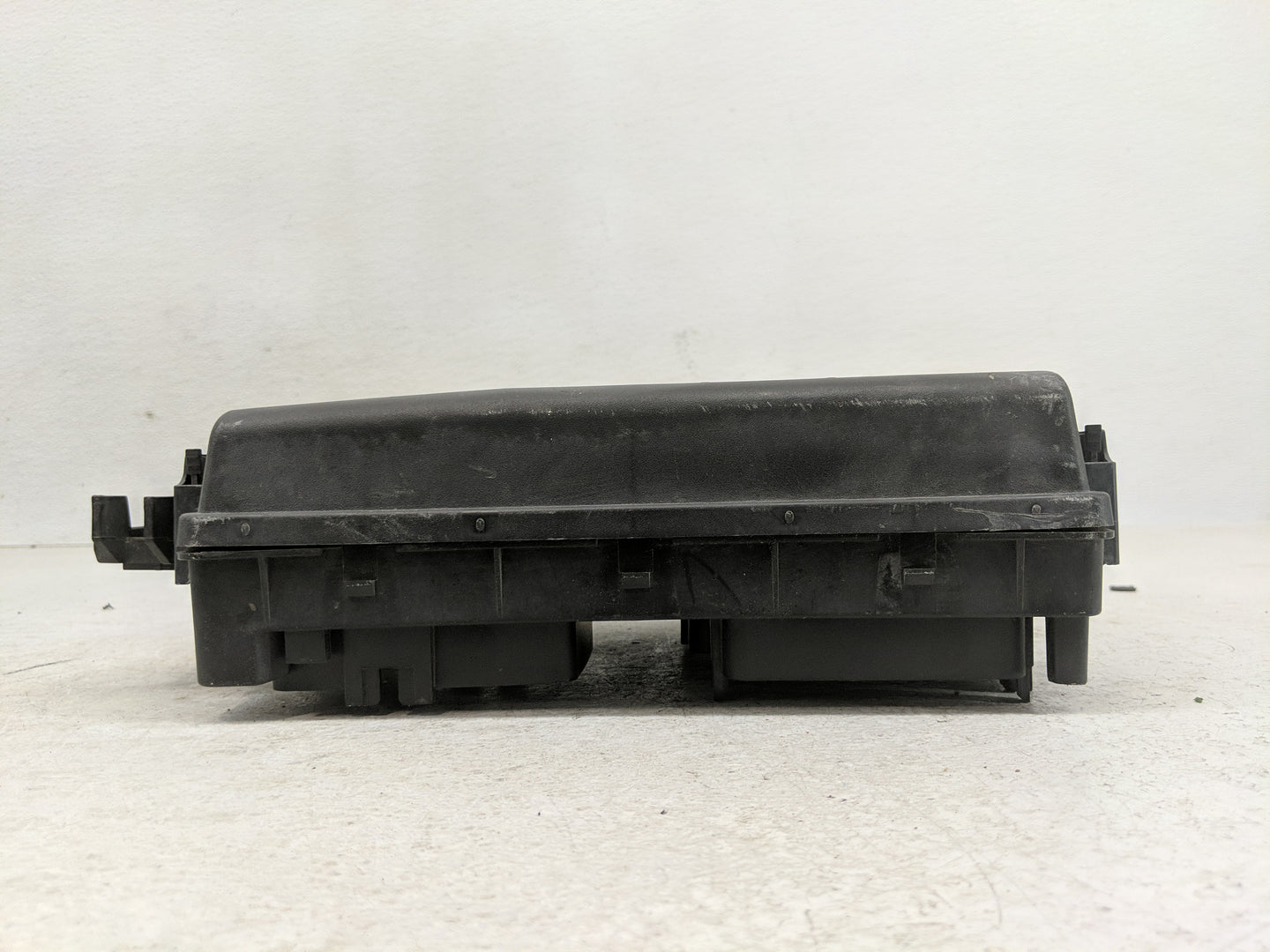 2015 Chevrolet Impala Fusebox Fuse Box Panel Relay Module P/N:13272072 Fits OEM Used Auto Parts - Oemusedautoparts1.com