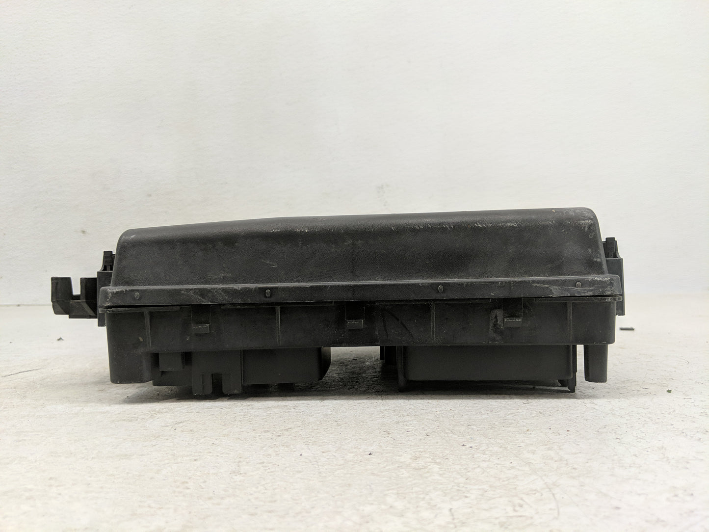 2015 Chevrolet Impala Fusebox Fuse Box Panel Relay Module P/N:13272072 Fits OEM Used Auto Parts - Oemusedautoparts1.com