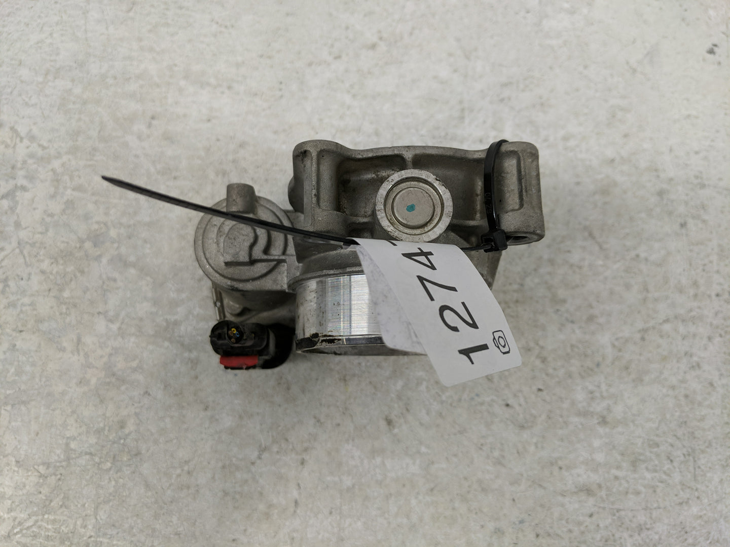 2014-2015 Chevrolet Impala Throttle Body Fits Fits 2013 2014 2015 2017 2018 2019 2020 OEM Used Auto Parts - Oemusedautoparts