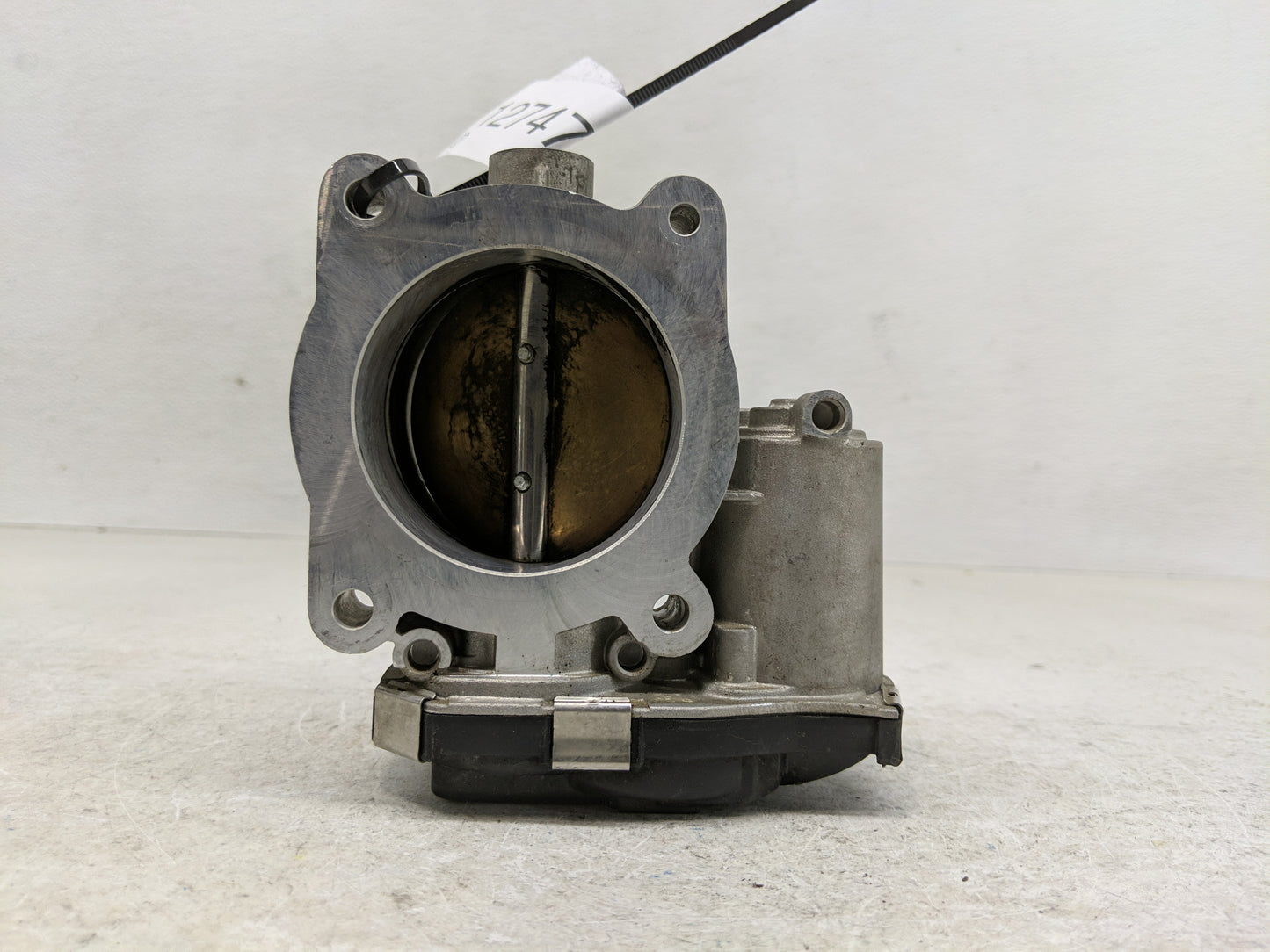 2014-2015 Chevrolet Impala Throttle Body Fits Fits 2013 2014 2015 2017 2018 2019 2020 OEM Used Auto Parts - Oemusedautoparts