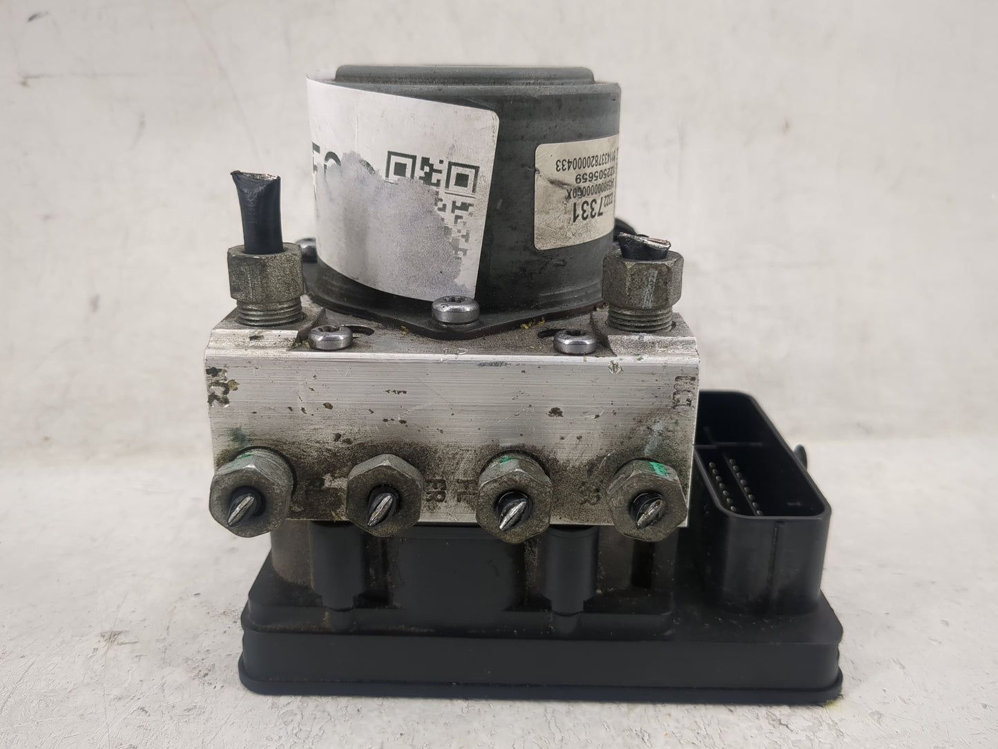 2014-2016 Chevrolet Impala ABS Pump Control Module Replacement P/N:8511207 23227333 Fits Fits 2014 2015 2016 OEM Used Auto P