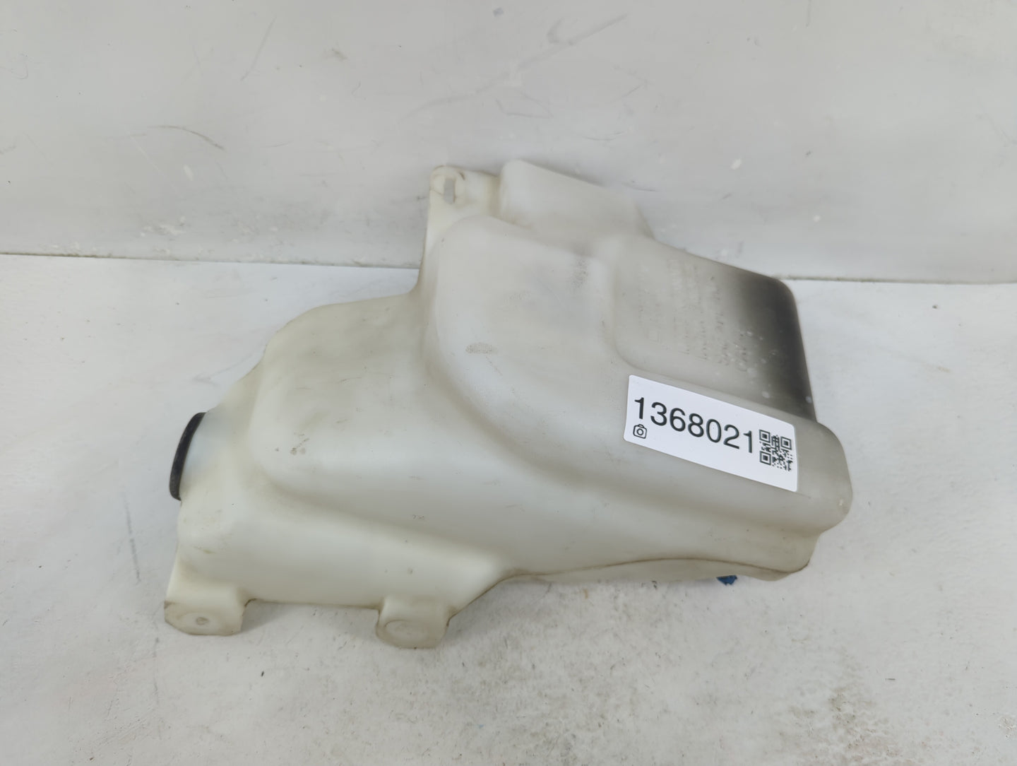 2014-2020 Chevrolet Impala Windshield Washer Fluid Reservoir Bottle Oem - Oemusedautoparts1.com