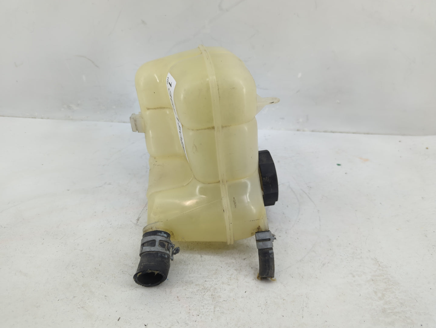 2014 Chevrolet Impala Radiator Coolant Overflow Expansion Tank Bottle 1369150 - Oemusedautoparts1.com