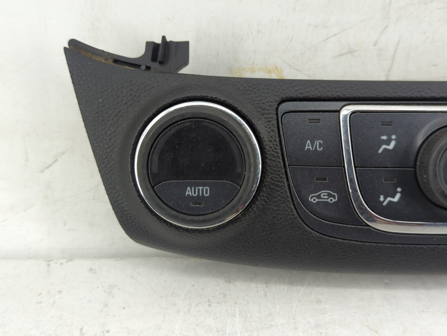 2014-2020 Chevrolet Impala Climate Control Module Temperature AC/Heater Replacement P/N:000235226 23453509 Fits OEM Used Aut