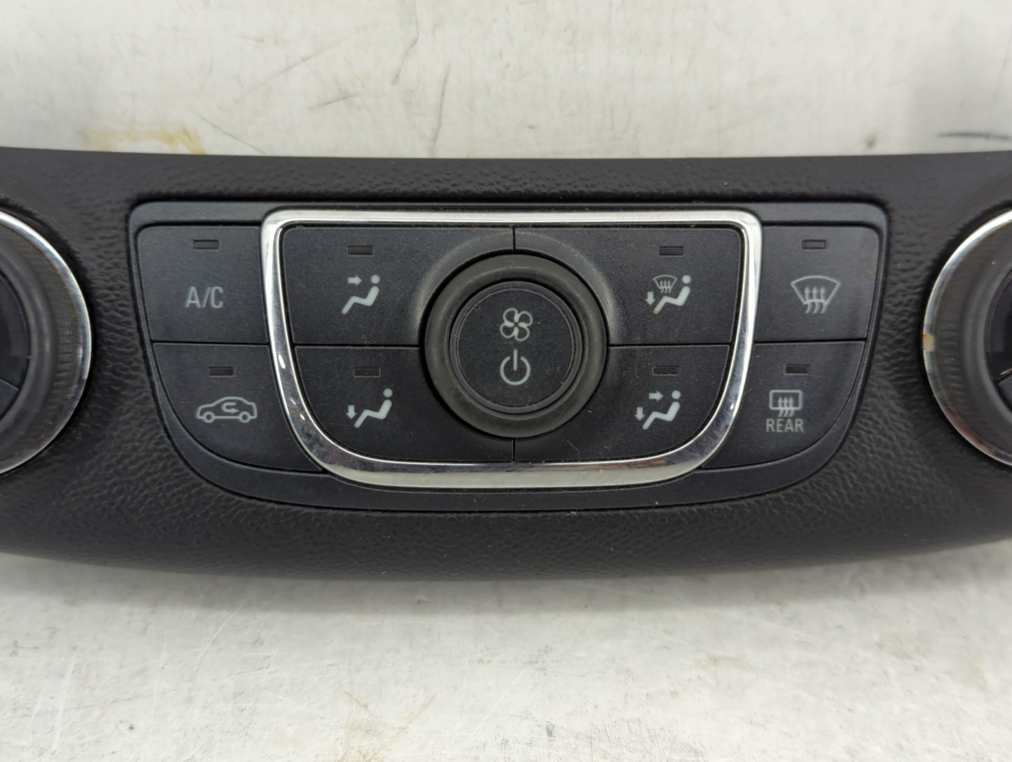 2014-2020 Chevrolet Impala Climate Control Module Temperature AC/Heater Replacement P/N:000235226 23453509 Fits OEM Used Aut
