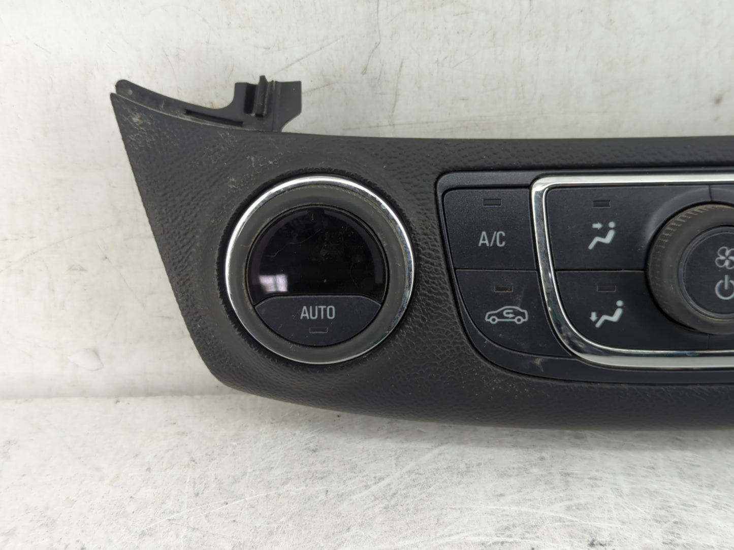 2014-2020 Chevrolet Impala Climate Control Module Temperature AC/Heater Replacement P/N:000235226 23453509 Fits OEM Used Aut